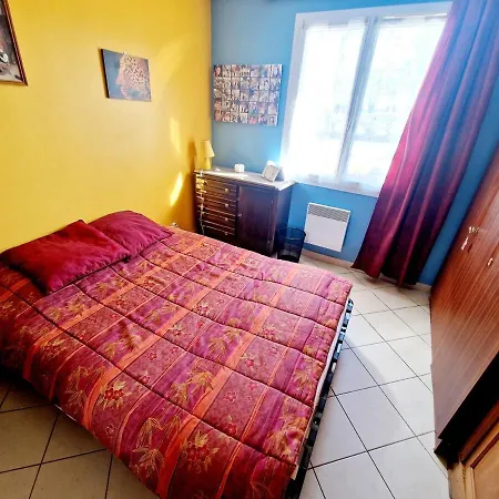 Cozy 2 Bedroom House *