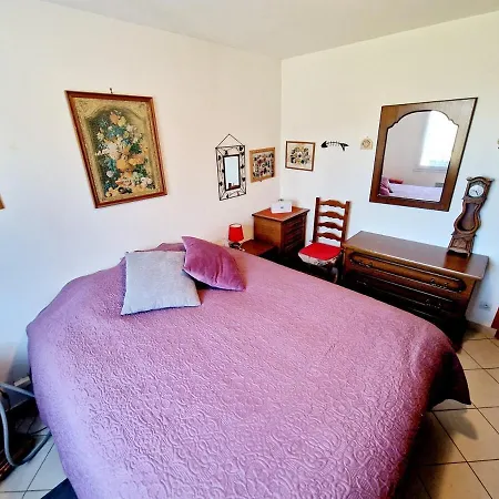Casa de Férias Cozy 2 Bedroom House Sars-Poteries