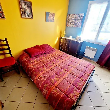 Cozy 2 Bedroom House Sars-Poteries